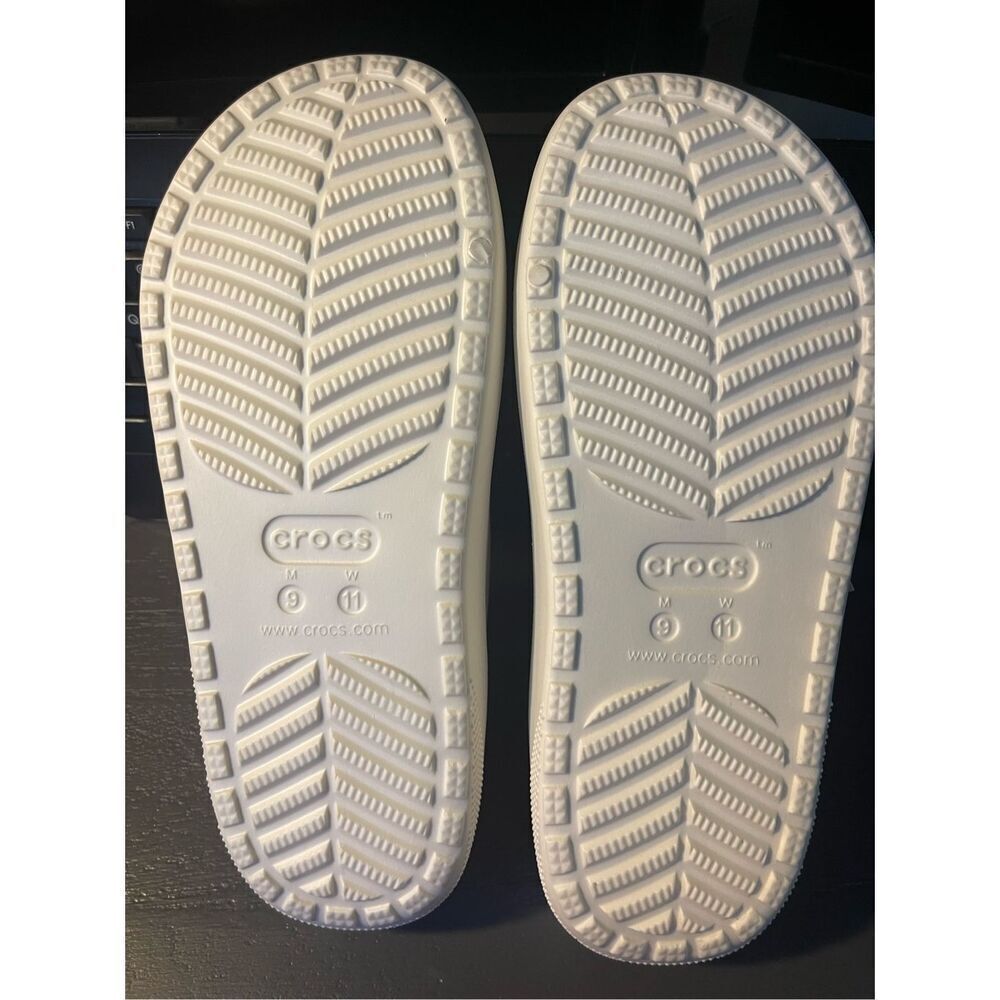 Unisex Crocs Classicoozzzy Holiday‎ Sweater Sandal -NEW - Picture 4 of 5